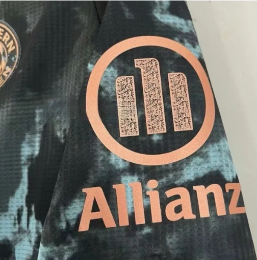 Allianz （手臂赞助商）