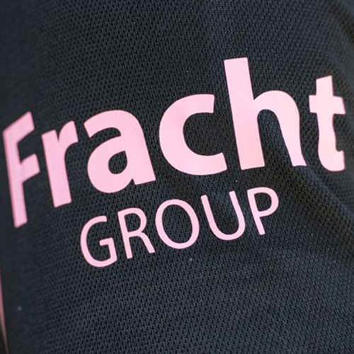 Fracht GROUP 新的粉色袖广告